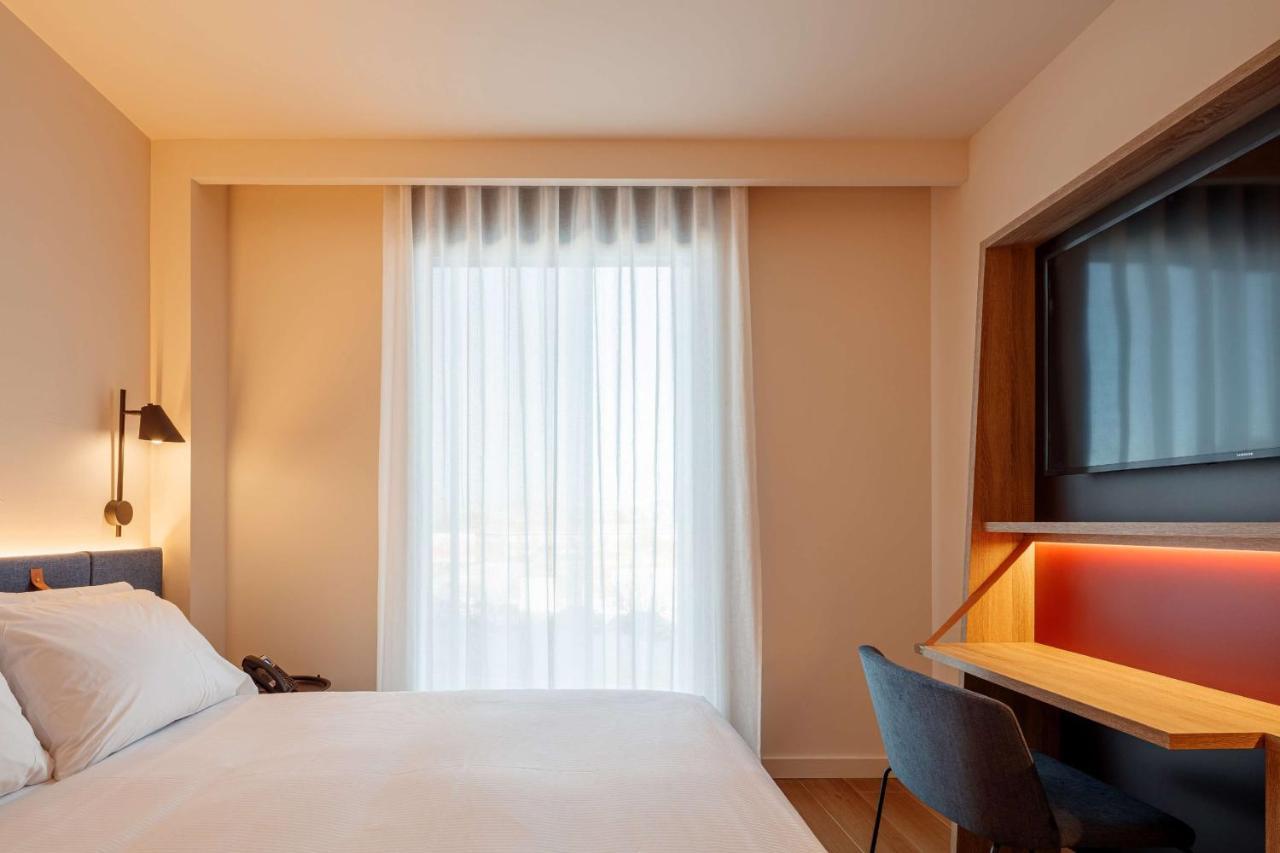 Hampton By Hilton Alcobendas Madrid Eksteriør billede